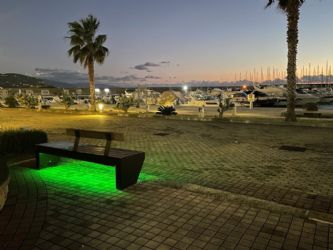 VIVA Smart Bench Porto