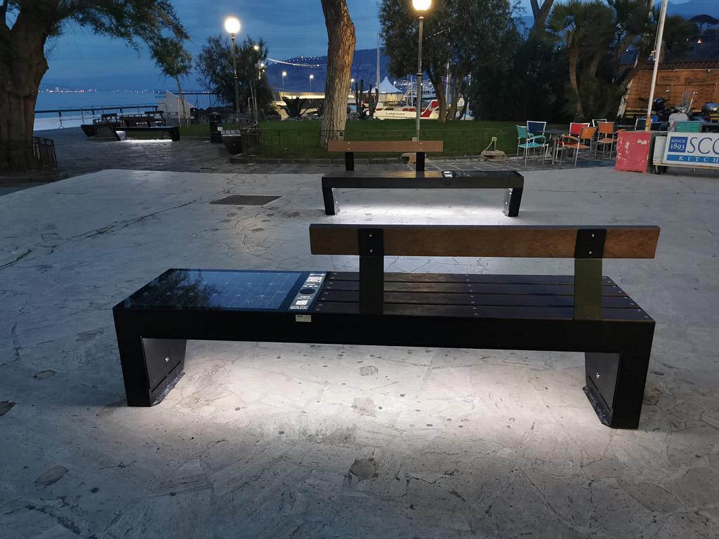 VIVA Smart Bench Sorrento